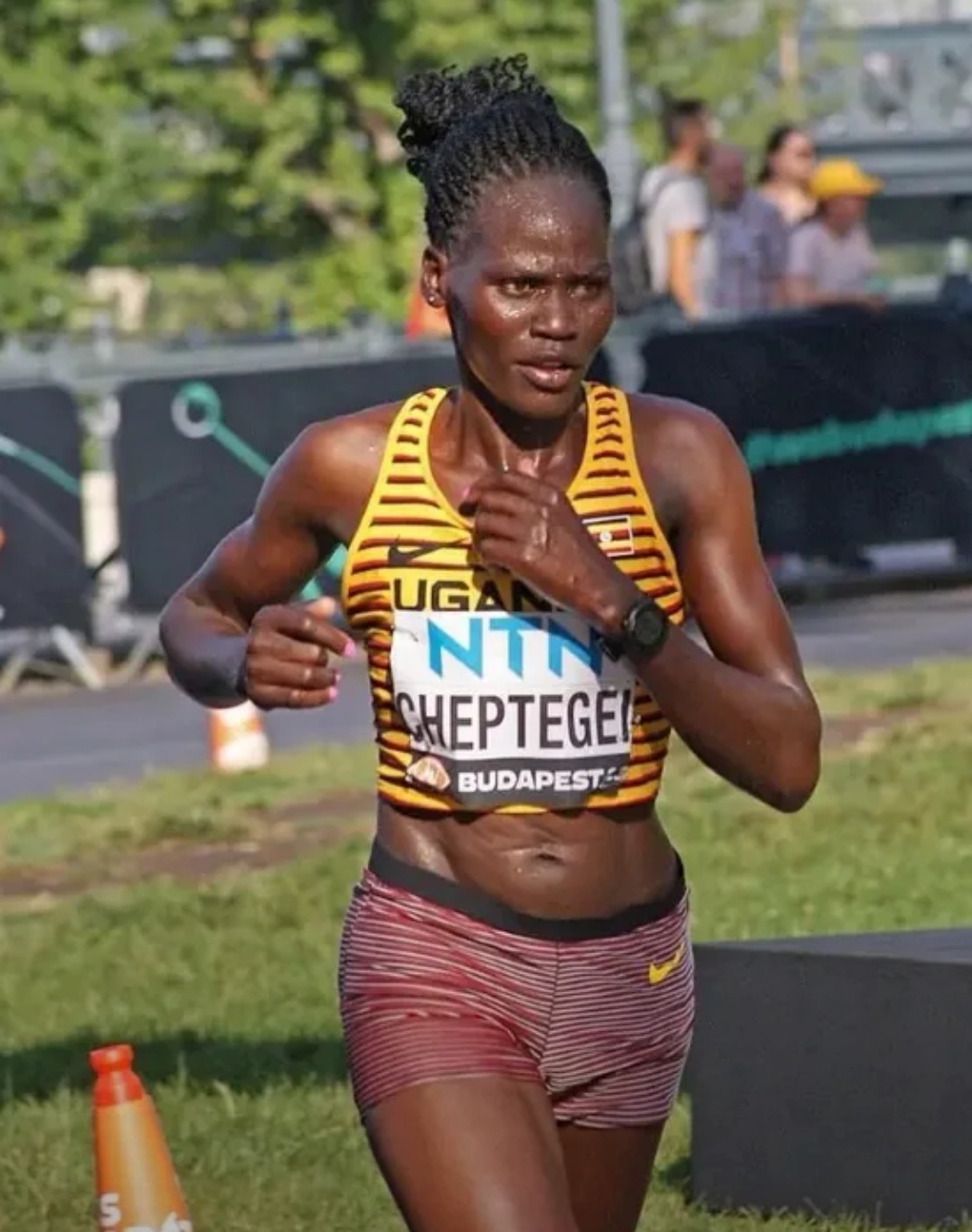 田径比赛乌干达选手打破非洲纪录