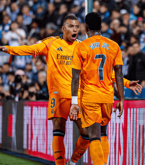 关于那不勒斯危机四伏，冲冠形势严峻的信息