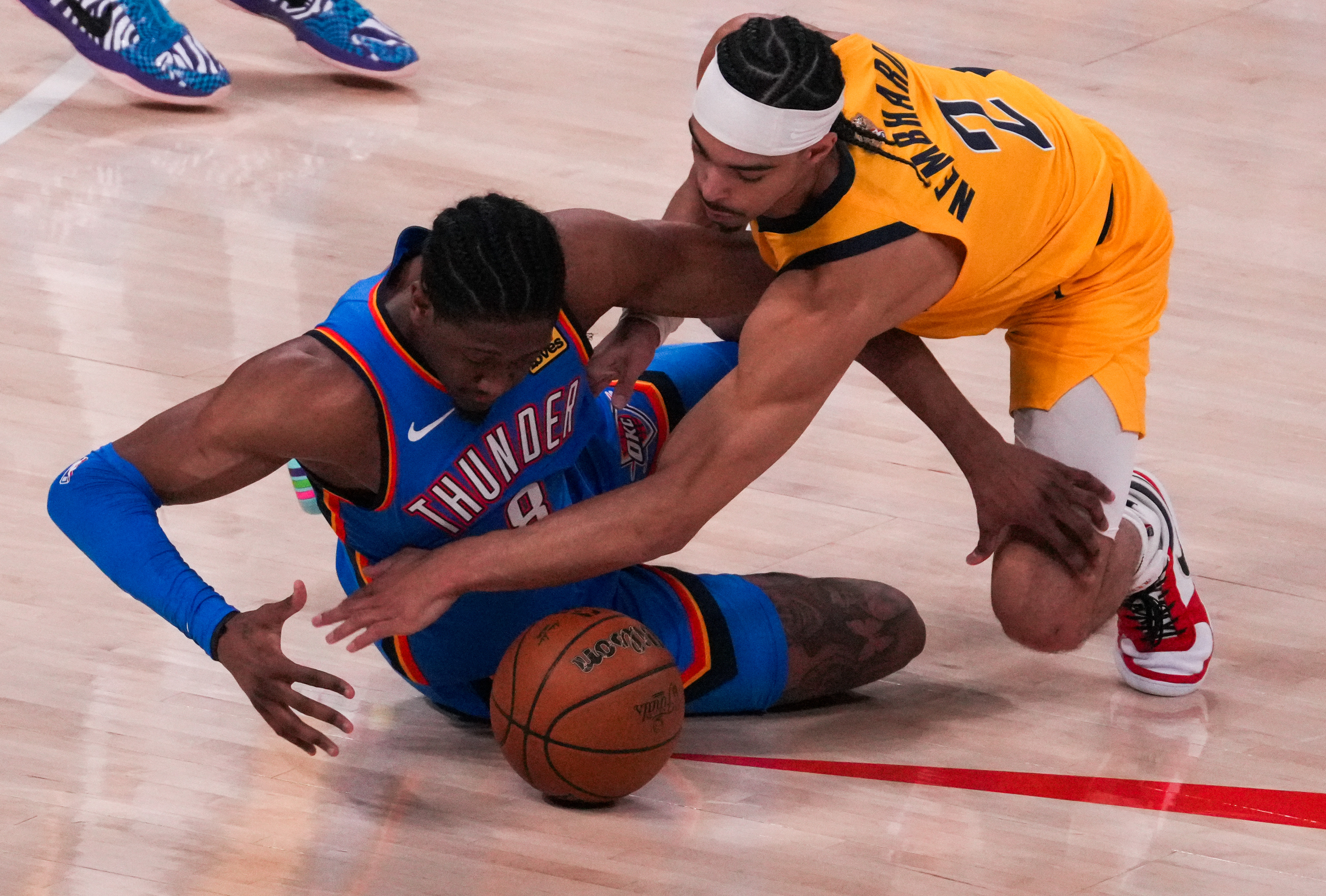 雷霆年轻球员崭露头角,进攻与防守更为全面协作! 雷霆年轻球员崭露头角,进攻与防守更为全面协作!