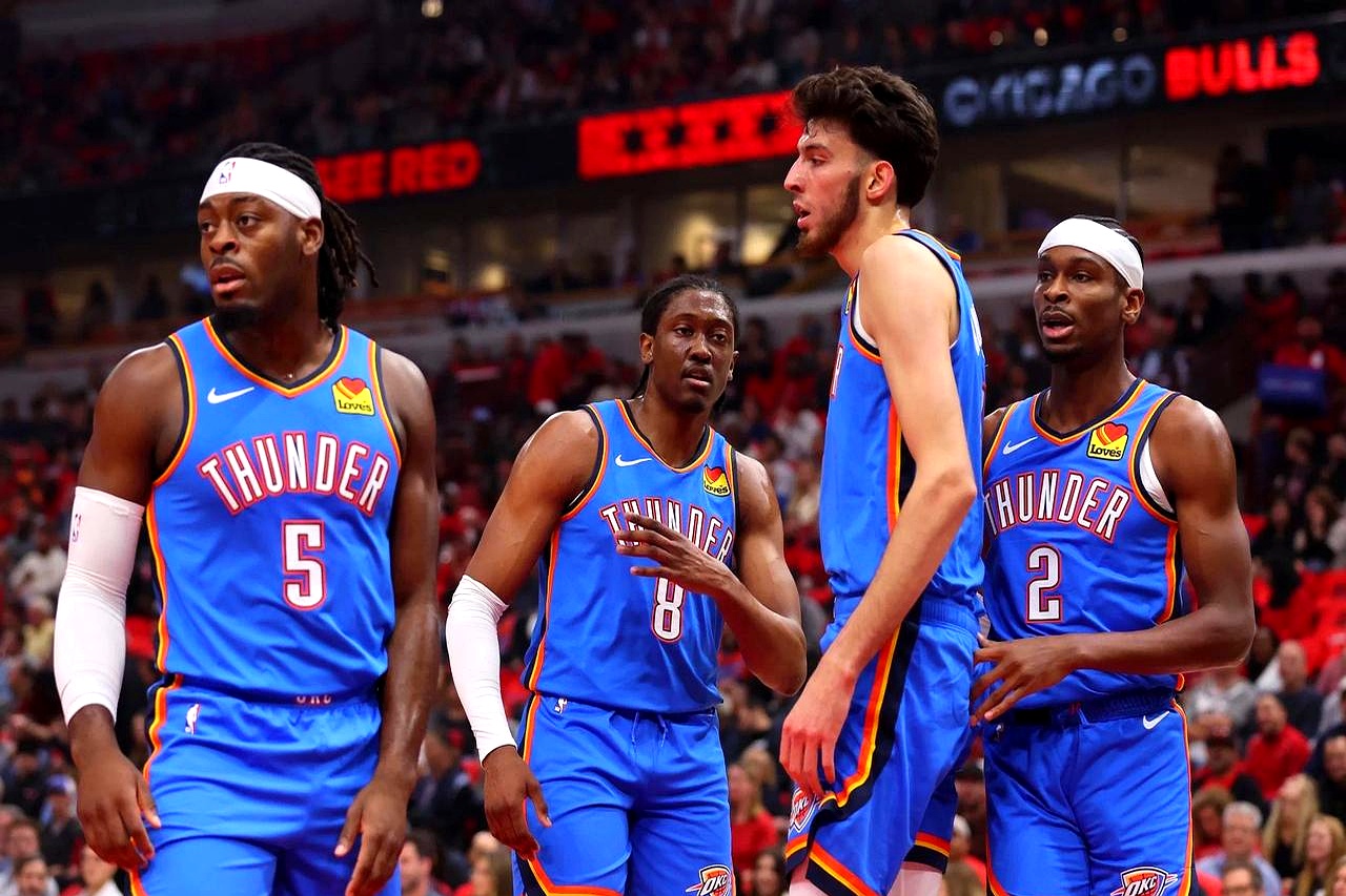 雷霆年轻球员崭露头角,进攻与防守更为全面协作! 雷霆年轻球员崭露头角,进攻与防守更为全面协作!