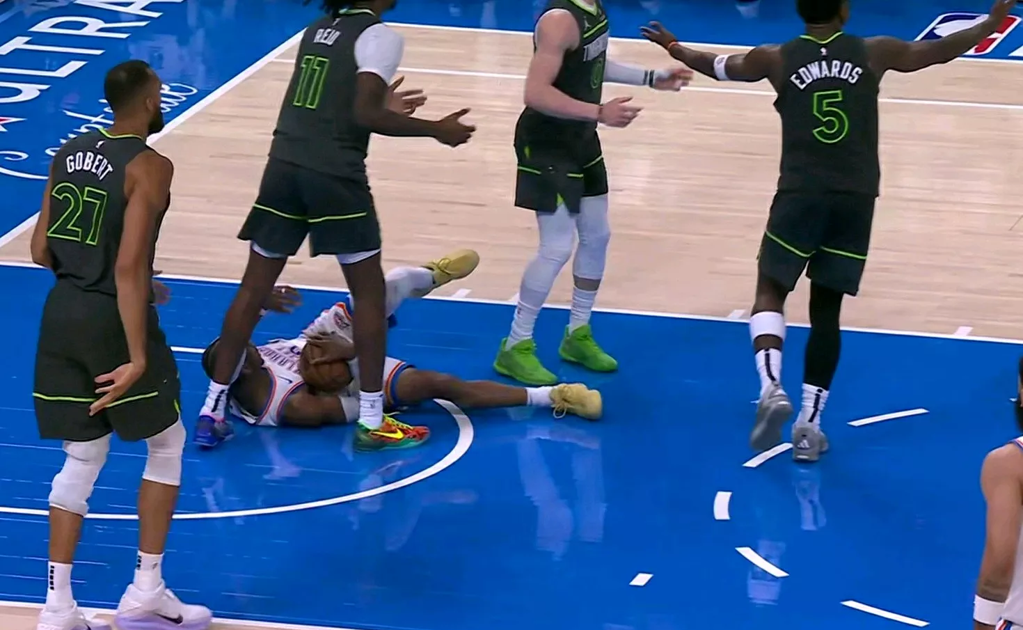 篮球狂热!NBA赛场上昨天晚上发生了什么? 篮球狂热!NBA赛场上昨天晚上发生了什么?