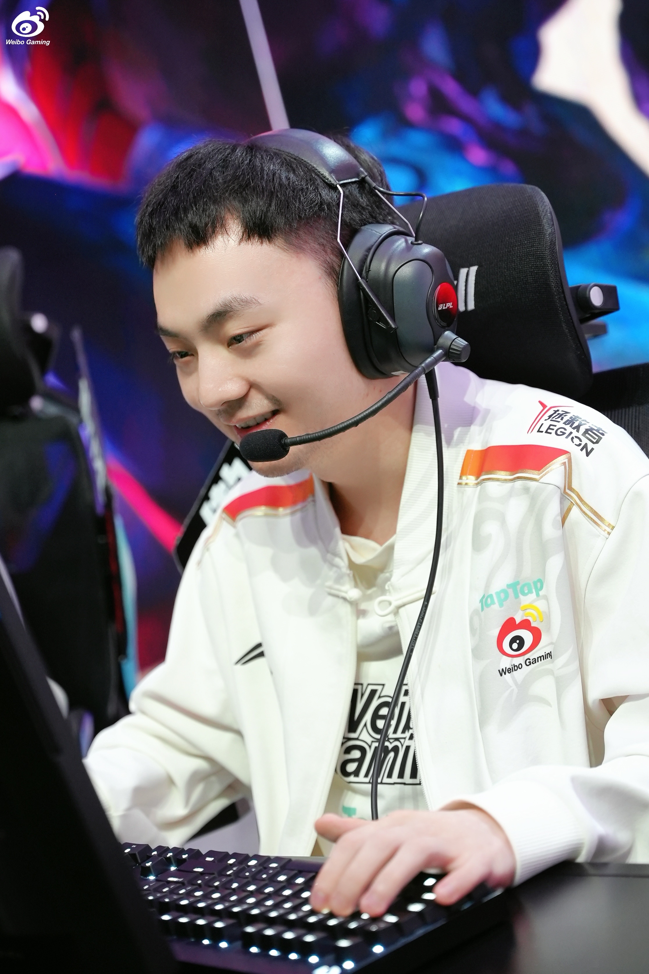 包含NS绝杀WBG,Deft打出惊人五杀顶尖较量2025世界赛,留下经典瞬间的词条 包含NS绝杀WBG,Deft打出惊人五杀顶尖较量2025世界赛,留下经典瞬间的词条