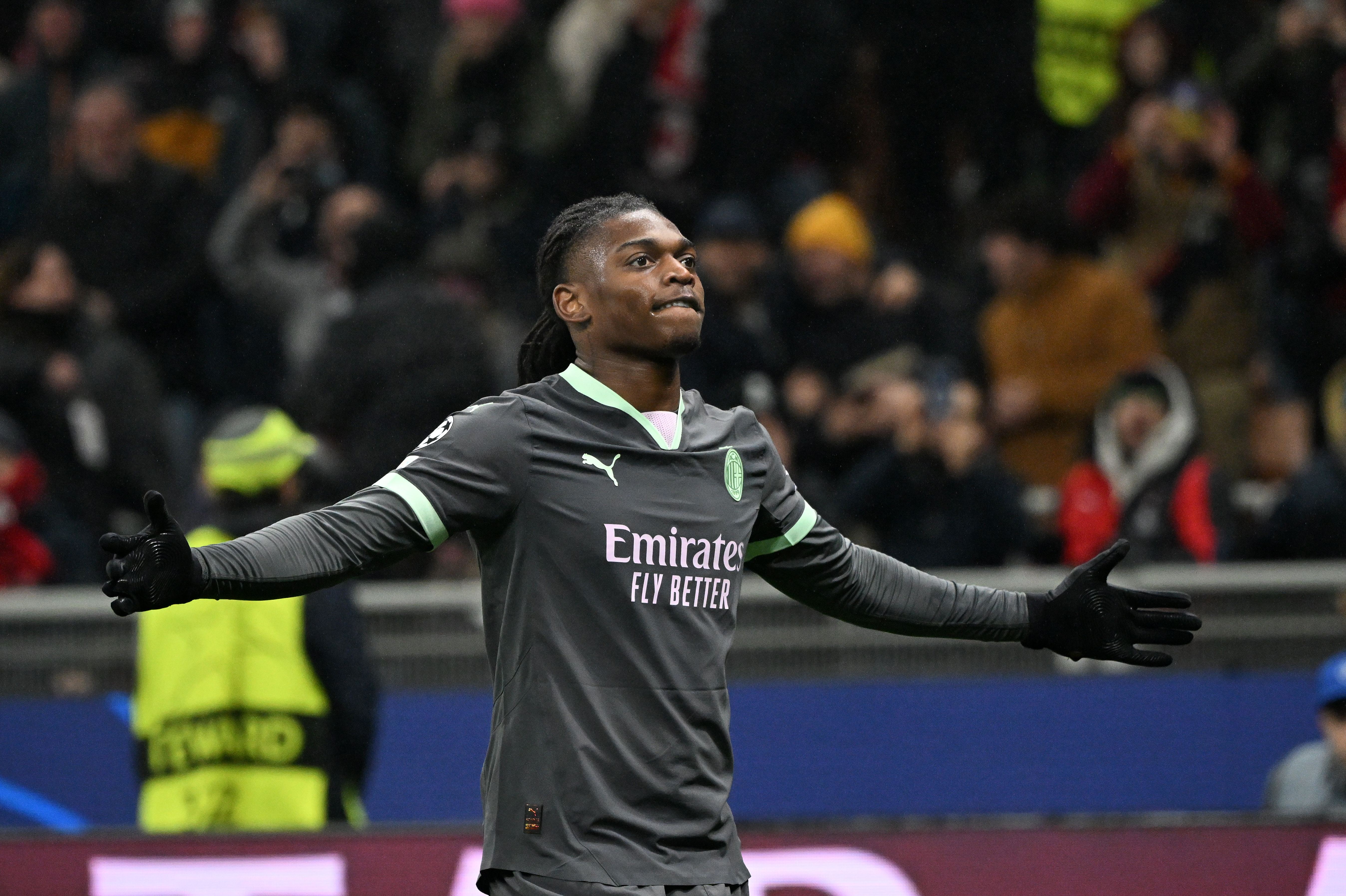 关于AC米兰逆转维罗纳，积分榜上升至第三位的信息