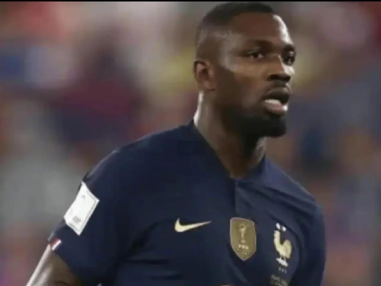 裁判争议!VAR技术再次引发争议,球迷情绪沸腾 裁判争议!VAR技术再次引发争议,球迷情绪沸腾