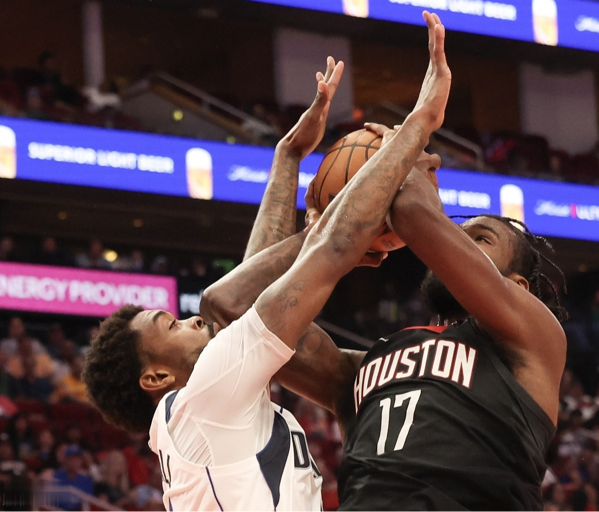 火箭负于公牛,心情低落 火箭负于公牛,心情低落