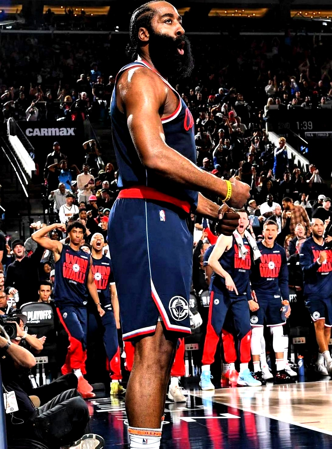 包含快船惨败掘金，莱昂纳德缺阵的词条