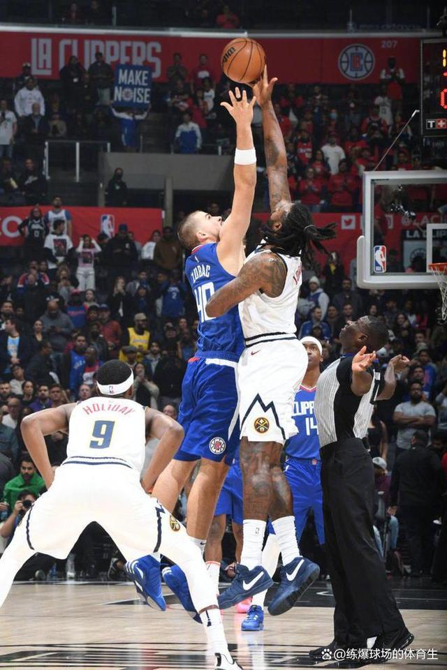 快船逆转太阳，雷吉-杰克逊爆发