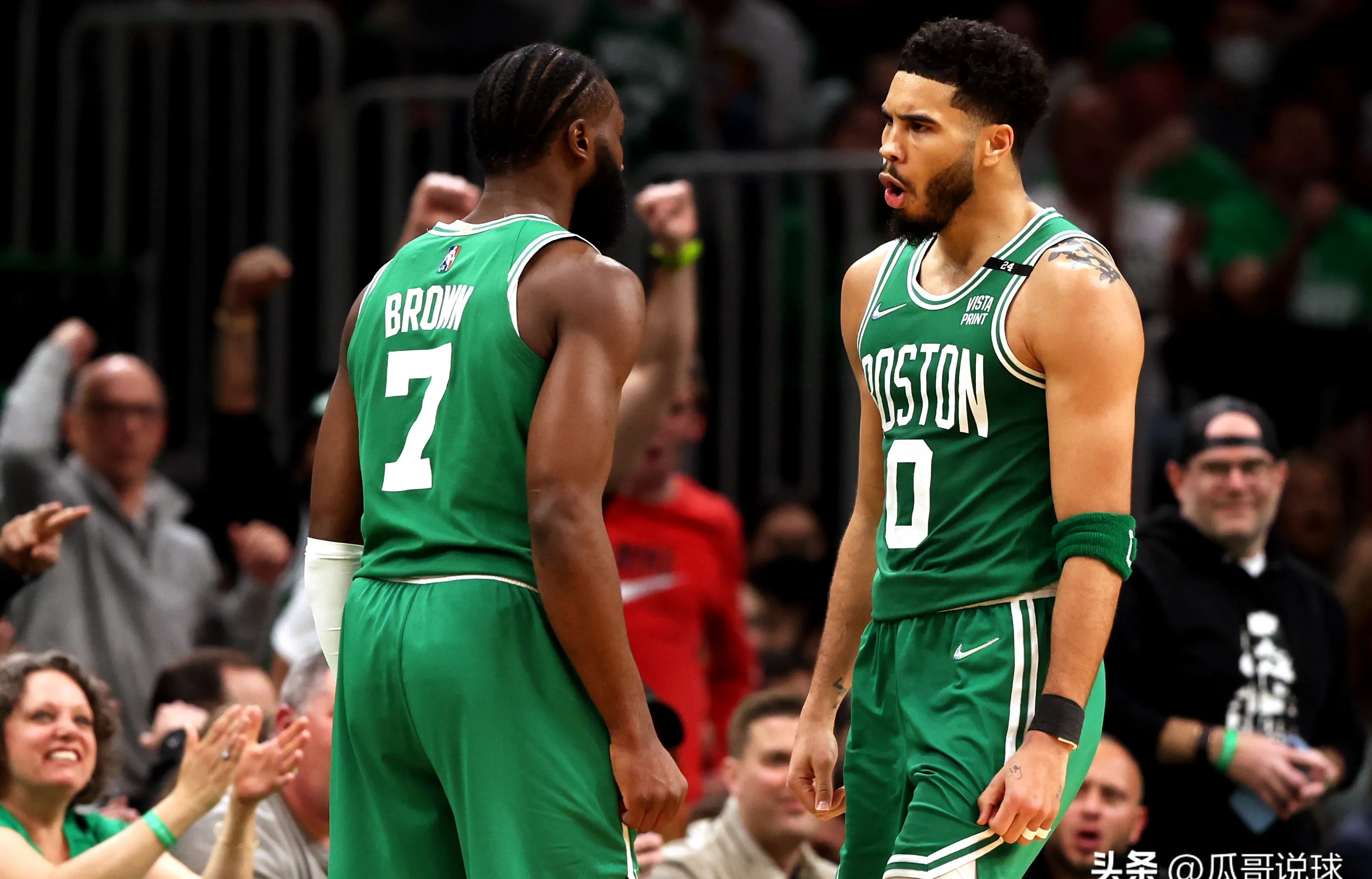 绿军主场逆转篮网，海沃德关键时刻进球的简单介绍