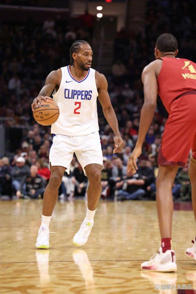 猛龙气走尼克斯，伦纳德空砍31分