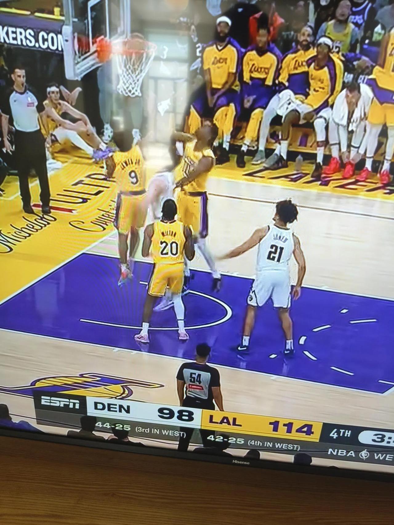 掘金逆袭湖人，东部决赛再掀波澜